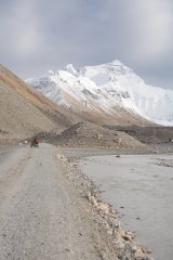 16-The road from the base camp to the Everest police post